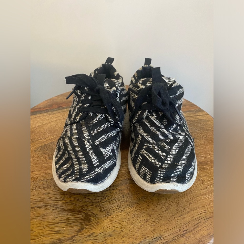 Toms Sneakers